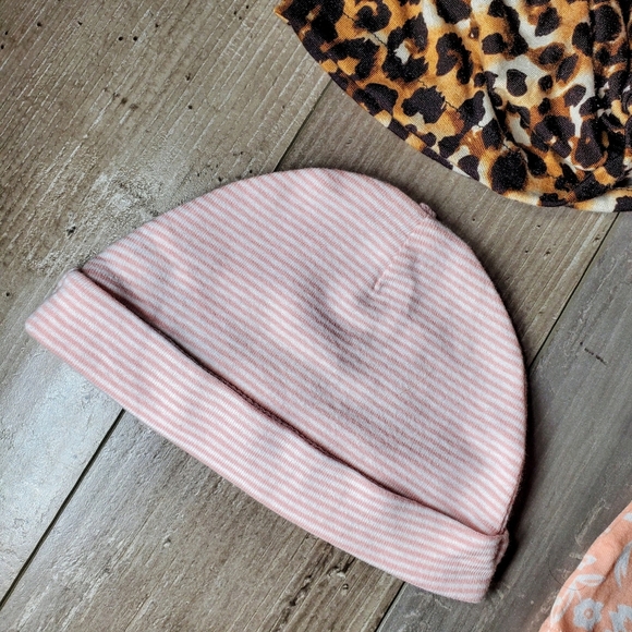Baby Girl 4pc NWOT Hat Bundle Size 0-6m - Picture 4 of 11